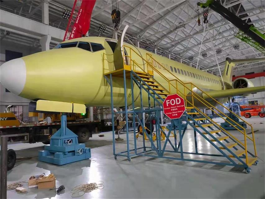 比如县飞机模拟仓